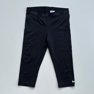 Nike Dri-Fir Black Capri Leggings Athletic Wear size XL